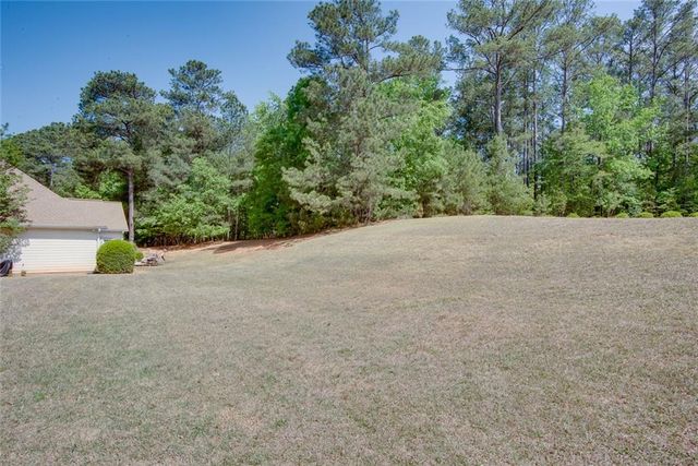 7601 The Lakes Drive, Fairburn, GA 30213