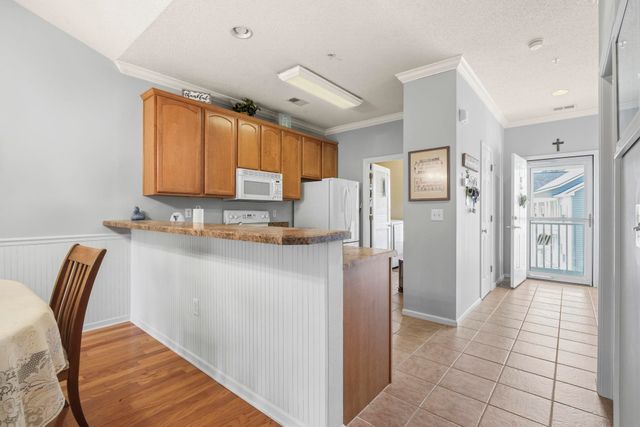 5864 Longwood Dr Unit 303, Murrells Inlet, SC 29576
