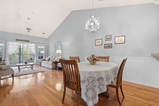 5864 Longwood Dr Unit 303, Murrells Inlet, SC 29576