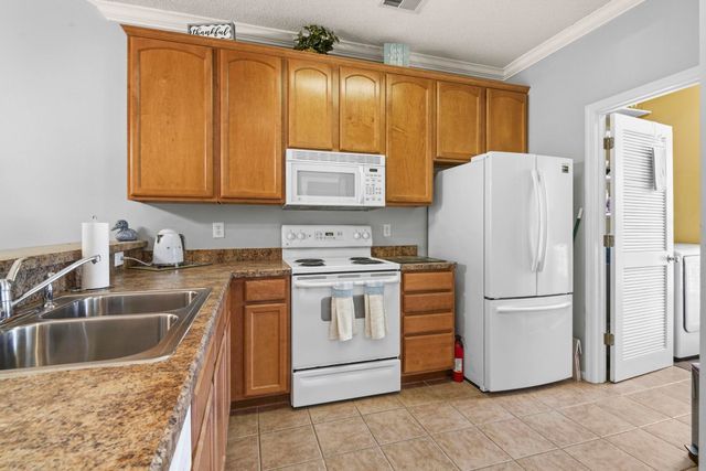 5864 Longwood Dr Unit 303, Murrells Inlet, SC 29576