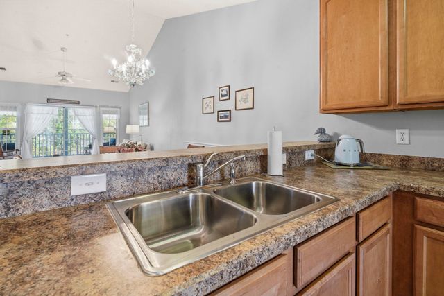 5864 Longwood Dr Unit 303, Murrells Inlet, SC 29576