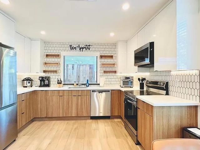 2050 Williams Street, Palo Alto, CA 94306