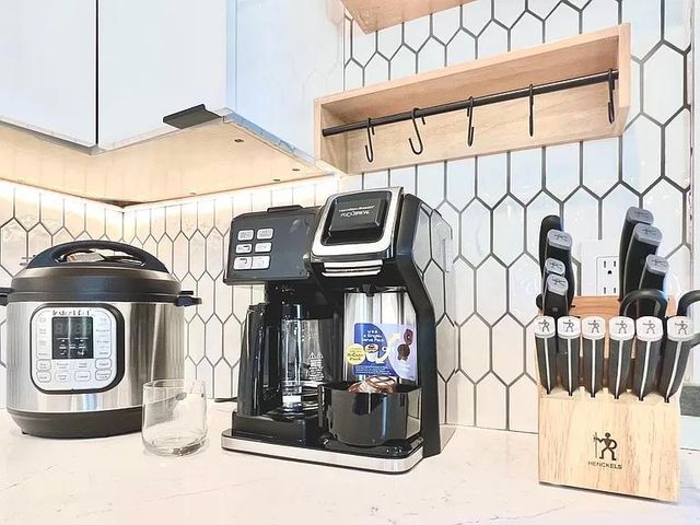 2050 Williams Street, Palo Alto, CA 94306