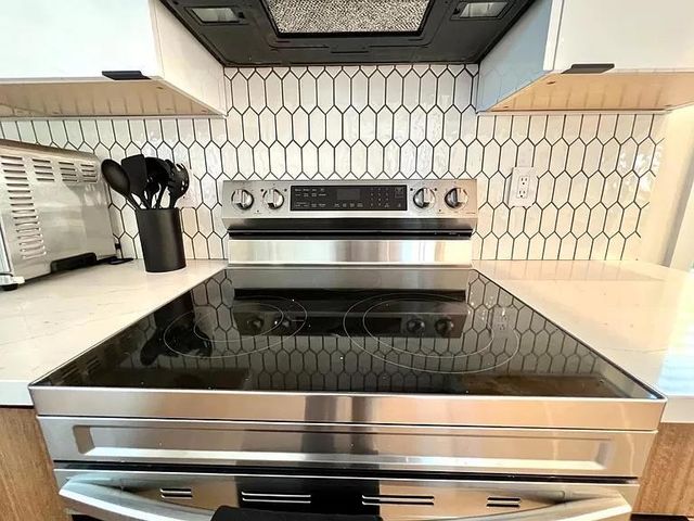 2050 Williams Street, Palo Alto, CA 94306