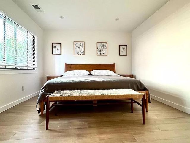 2050 Williams Street, Palo Alto, CA 94306