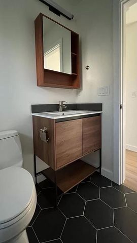 2050 Williams Street, Palo Alto, CA 94306