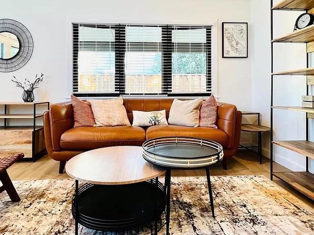 2050 Williams Street, Palo Alto, CA 94306