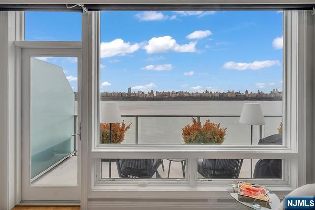 9 Somerset Lane 617, Edgewater, NJ 07020