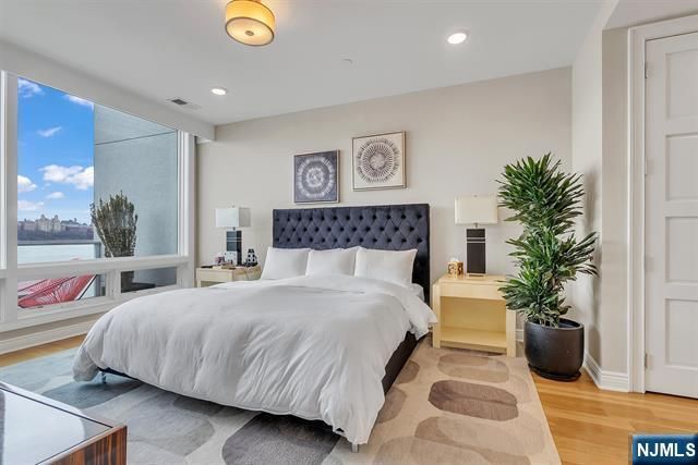 9 Somerset Lane 617, Edgewater, NJ 07020