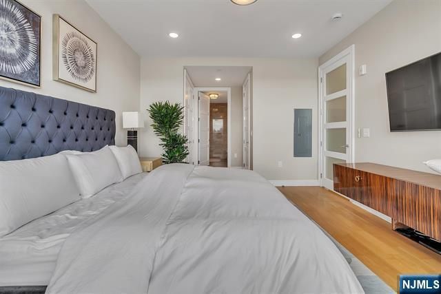 9 Somerset Lane 617, Edgewater, NJ 07020