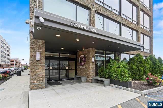 9 Somerset Lane 617, Edgewater, NJ 07020