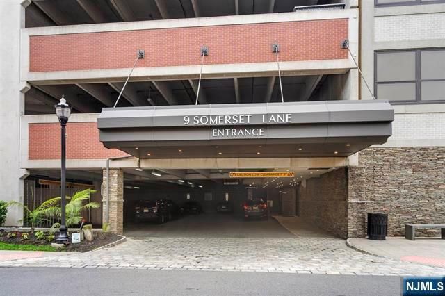 9 Somerset Lane 617, Edgewater, NJ 07020