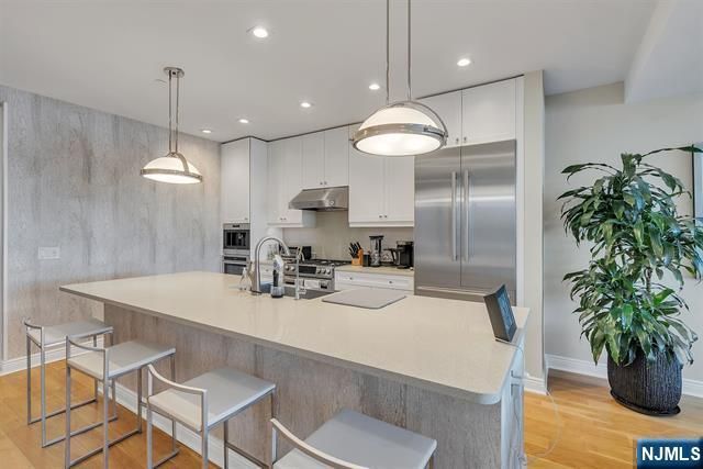 9 Somerset Lane 617, Edgewater, NJ 07020