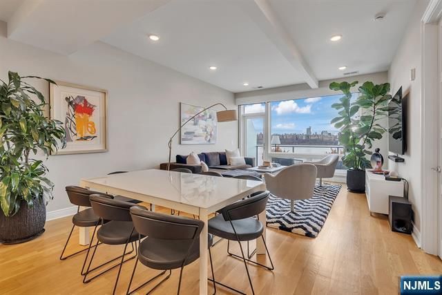 9 Somerset Lane 617, Edgewater, NJ 07020