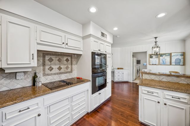 3336 Valiant Drive, Dallas, TX 75229