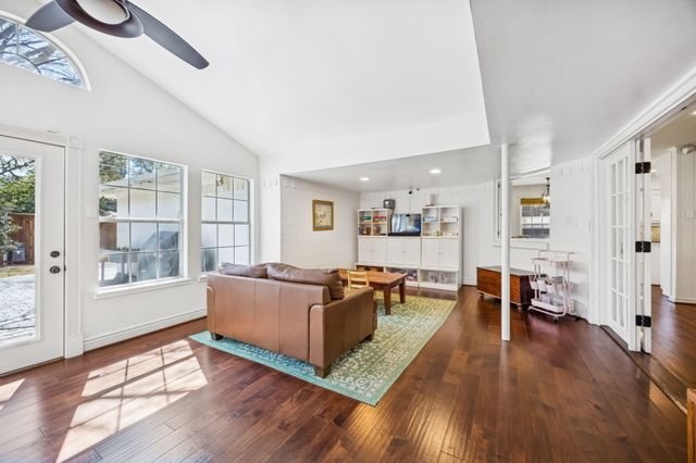 3336 Valiant Drive, Dallas, TX 75229