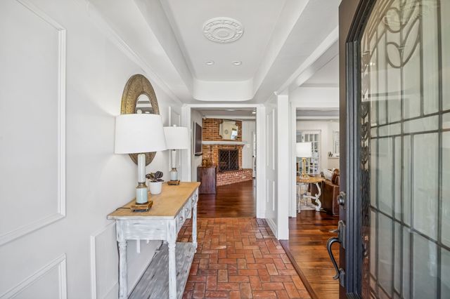 3336 Valiant Drive, Dallas, TX 75229