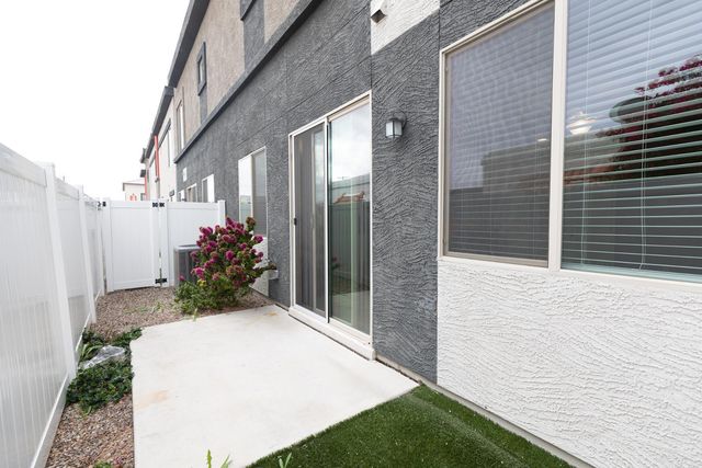 2950 N 38th Street 14, Phoenix, AZ 85018