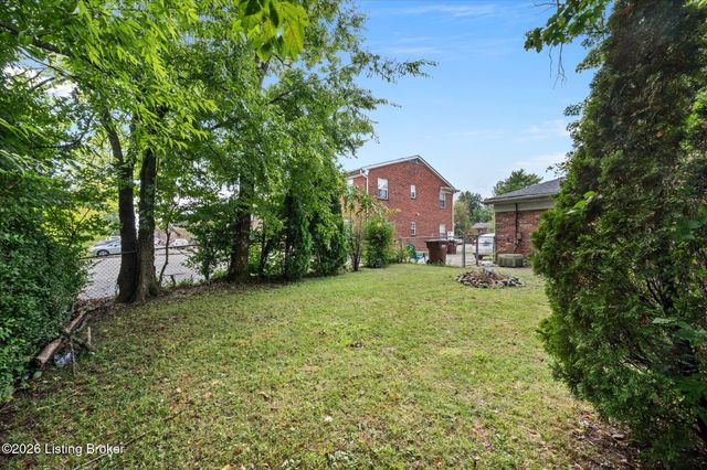 7501 Garrison Rd, Louisville, KY 40214