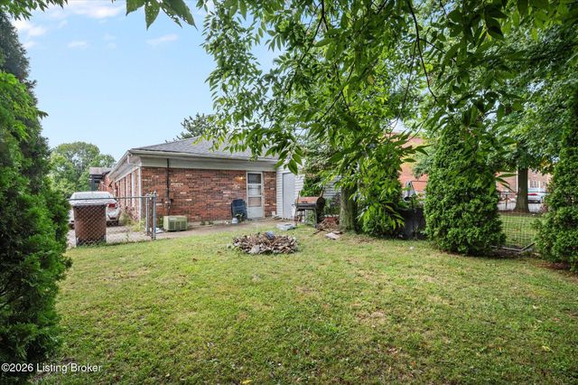 7501 Garrison Rd, Louisville, KY 40214
