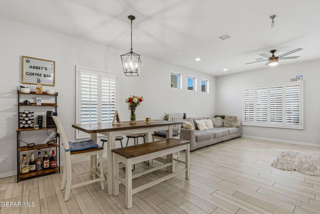 13816 Vicki Brewer Avenue, Horizon City, TX 79928