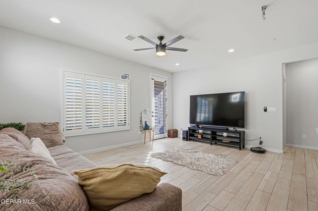 13816 Vicki Brewer Avenue, Horizon City, TX 79928