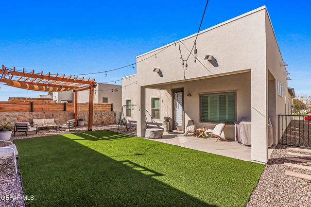 13816 Vicki Brewer Avenue, Horizon City, TX 79928