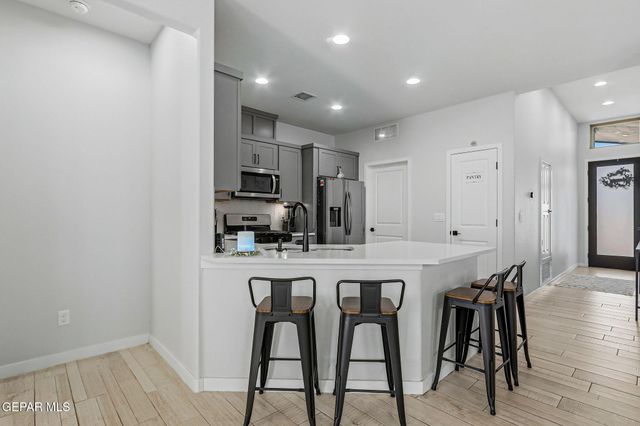 13816 Vicki Brewer Avenue, Horizon City, TX 79928