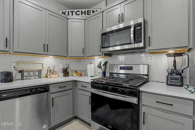 13816 Vicki Brewer Avenue, Horizon City, TX 79928