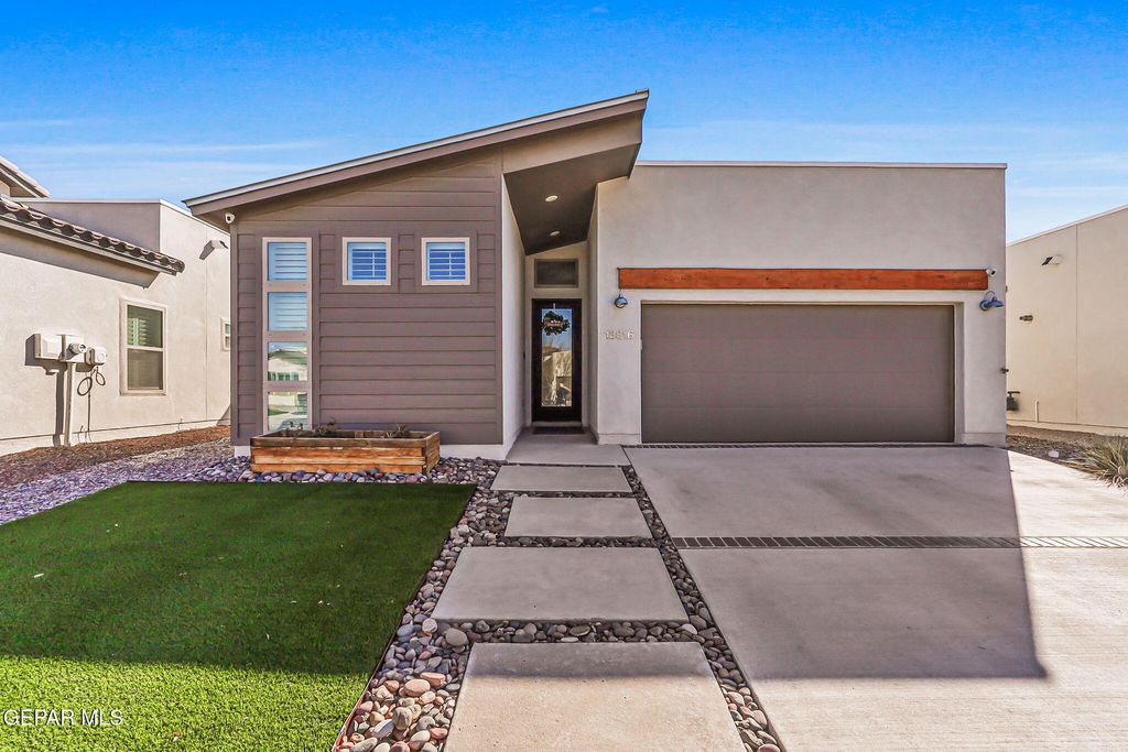 13816 Vicki Brewer Avenue, Horizon City, TX 79928