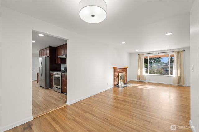 9812 S 212th St, Kent, WA 98031