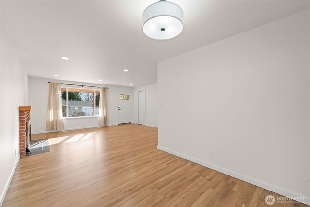 9812 S 212th St, Kent, WA 98031