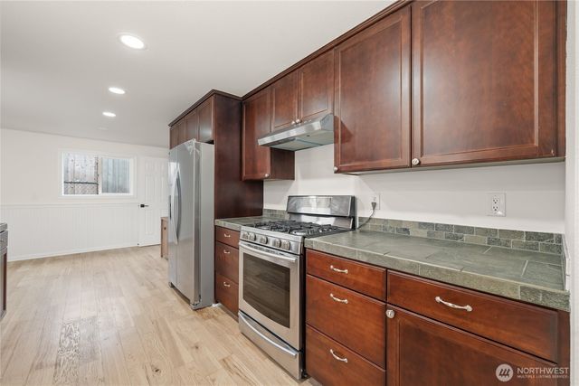 9812 S 212th St, Kent, WA 98031