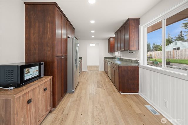 9812 S 212th St, Kent, WA 98031