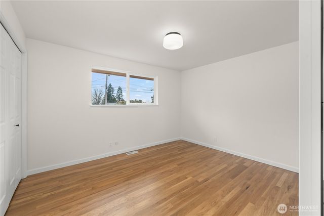 9812 S 212th St, Kent, WA 98031