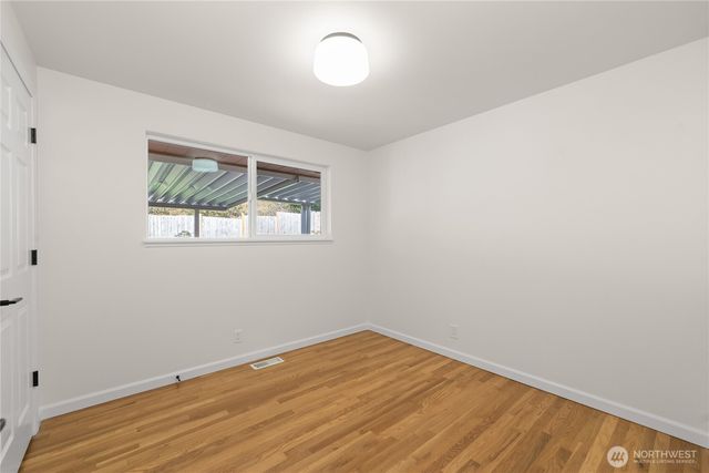 9812 S 212th St, Kent, WA 98031