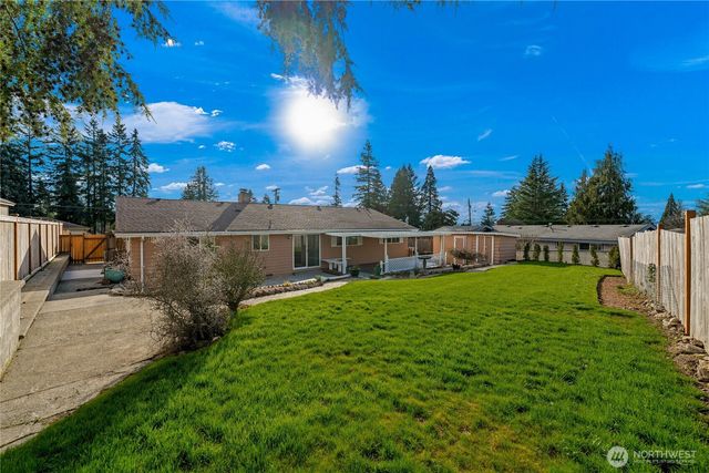 9812 S 212th St, Kent, WA 98031