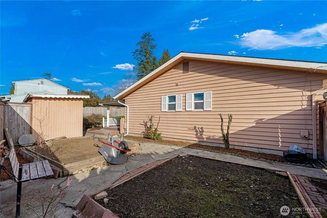 9812 S 212th St, Kent, WA 98031