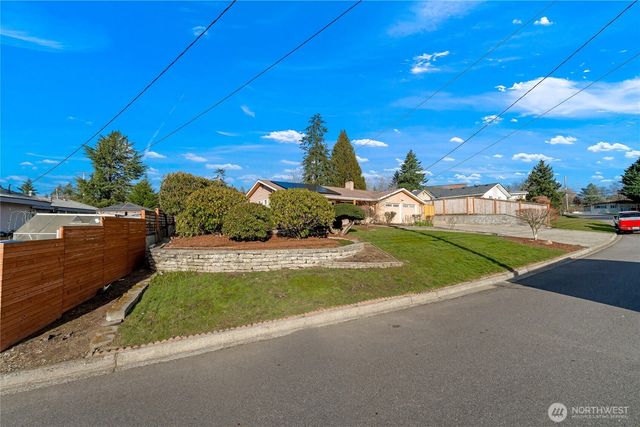 9812 S 212th St, Kent, WA 98031