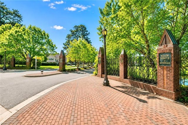 1414 Loose Strife PL, Chesapeake, VA 23320