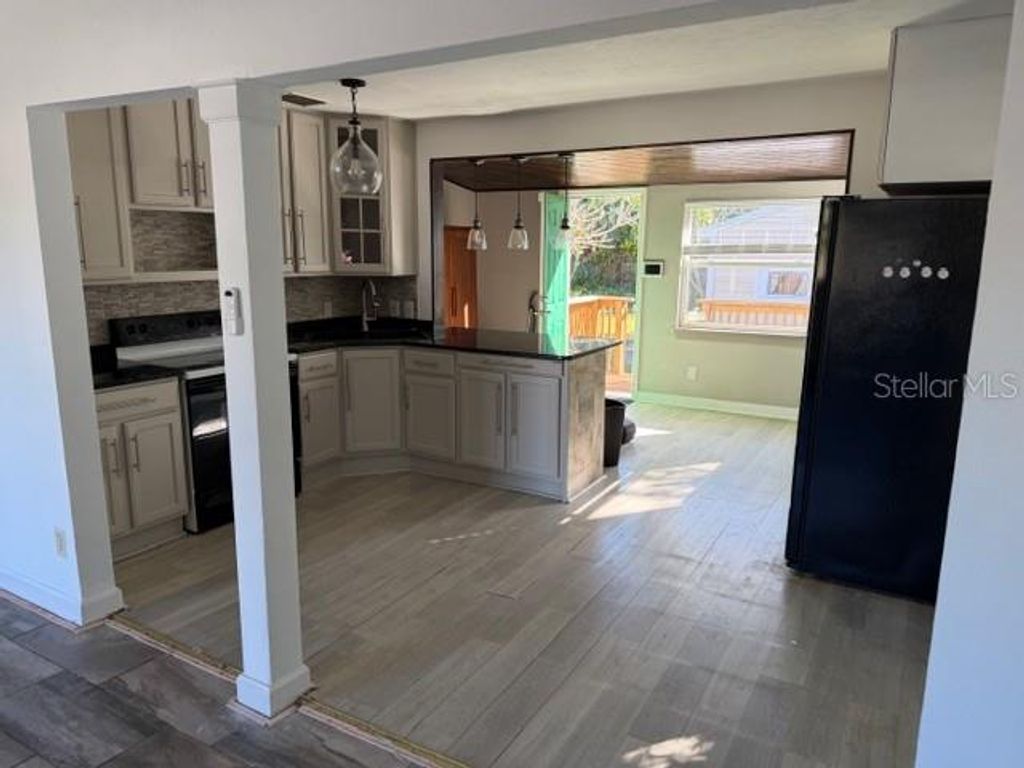 Image 15 of property listing at 5722 20TH AVENUE S, Gulfport, FL 33707