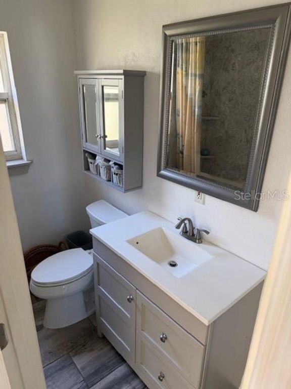 Image 21 of property listing at 5722 20TH AVENUE S, Gulfport, FL 33707