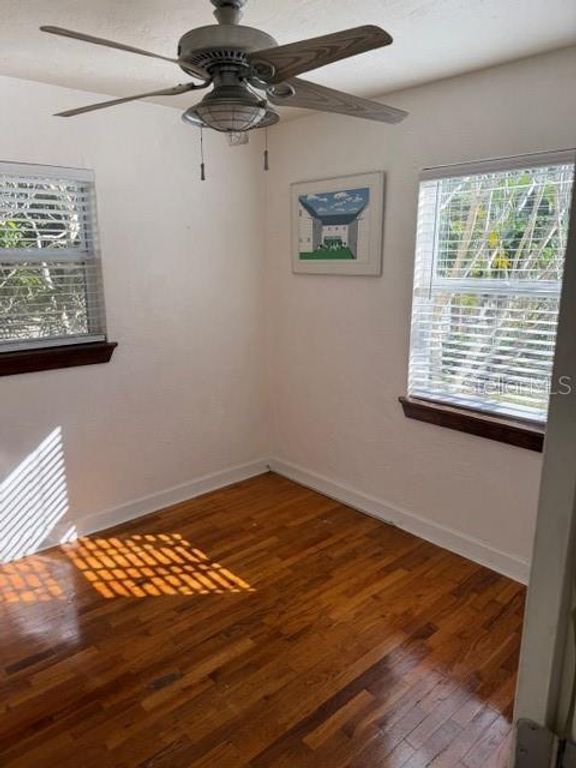 Image 29 of property listing at 5722 20TH AVENUE S, Gulfport, FL 33707