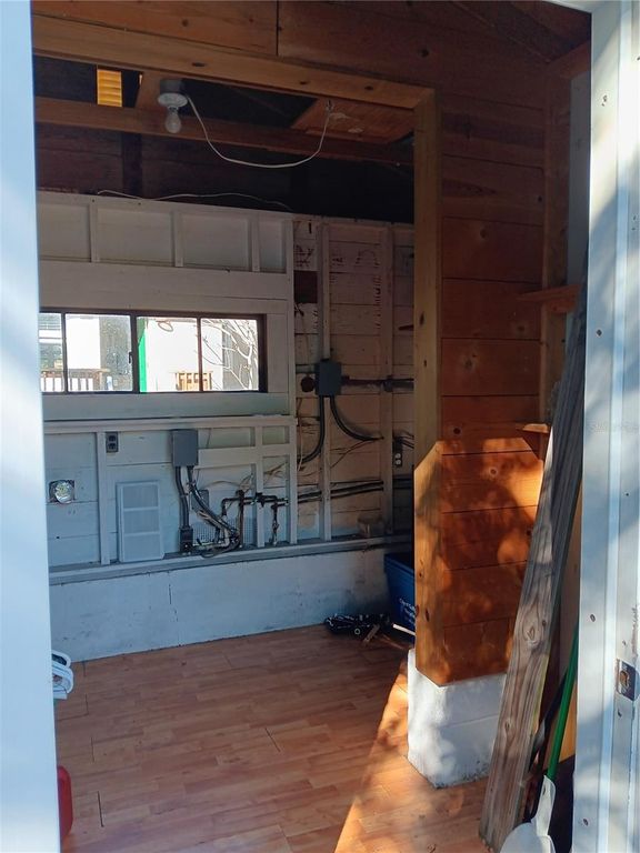 Image 37 of property listing at 5722 20TH AVENUE S, Gulfport, FL 33707