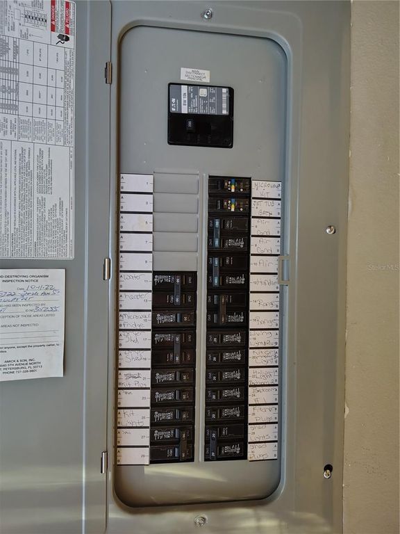 Image 43 of property listing at 5722 20TH AVENUE S, Gulfport, FL 33707