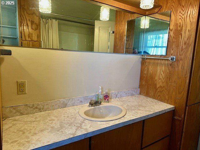 1524 SHERIDAN Ave, North Bend, OR 97459