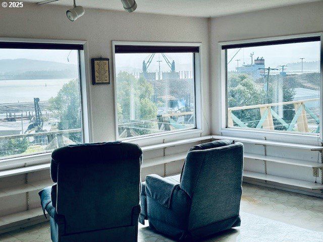 1524 SHERIDAN Ave, North Bend, OR 97459