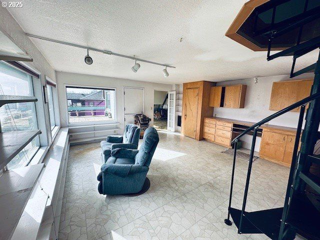 1524 SHERIDAN Ave, North Bend, OR 97459