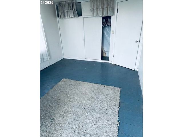 1524 SHERIDAN Ave, North Bend, OR 97459