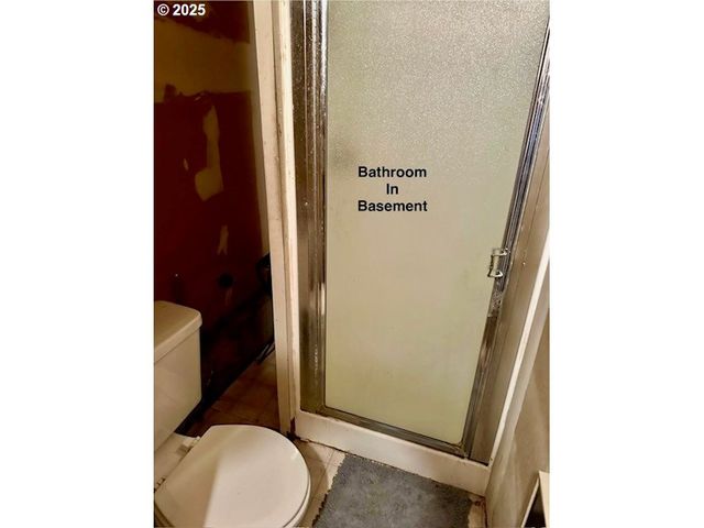 1524 SHERIDAN Ave, North Bend, OR 97459